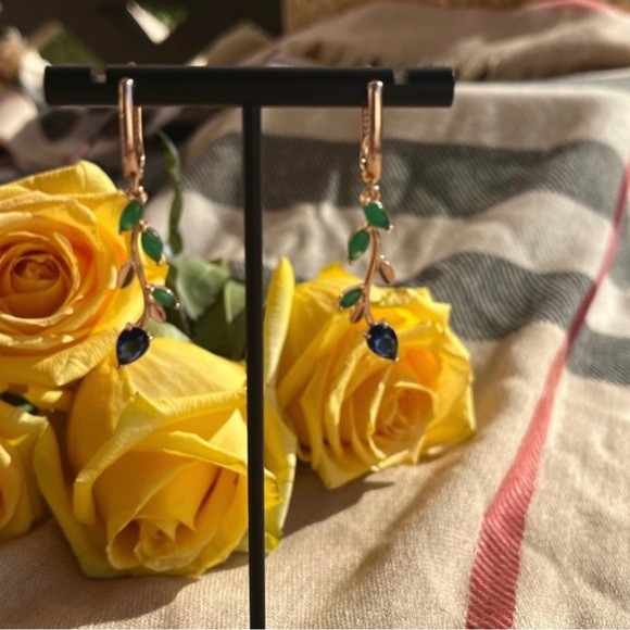 Natural Green and Blue Zircon Flower Drop Earrings 585 Rose Gold Plated New - Picture 7 of 8